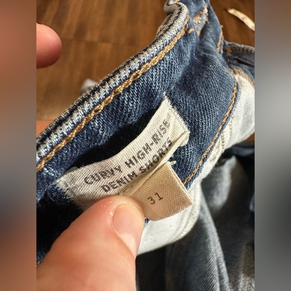 Madewell Curvy High-Rise Denim Shorts in Canterdale Wash size 32 AJ244 - Picture 3 of 10